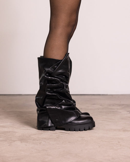 Stivale con gambale a fisarmonica