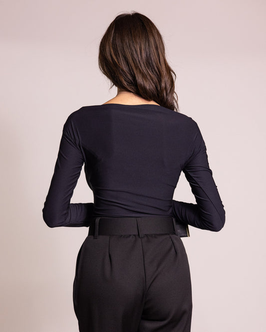 Top body con scollo asimmetrico