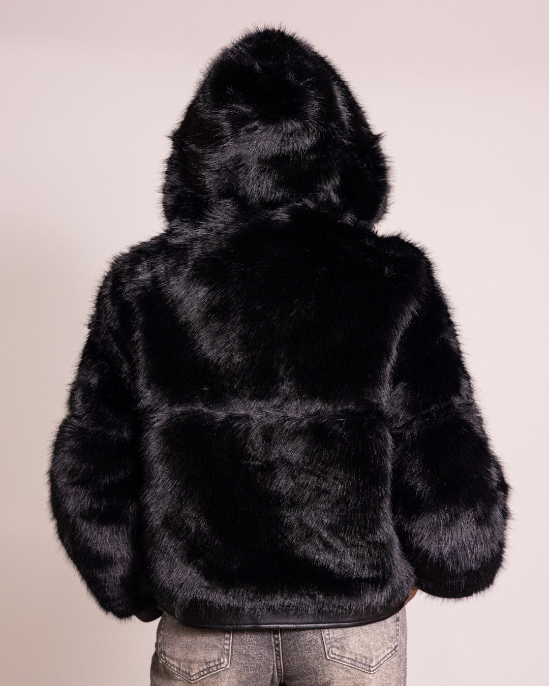 Pelliccia con cappuccio