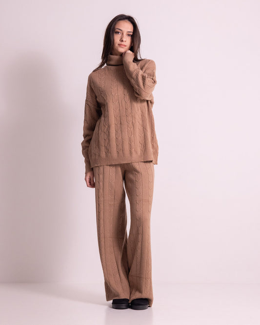 Completo in maglia a collo alto