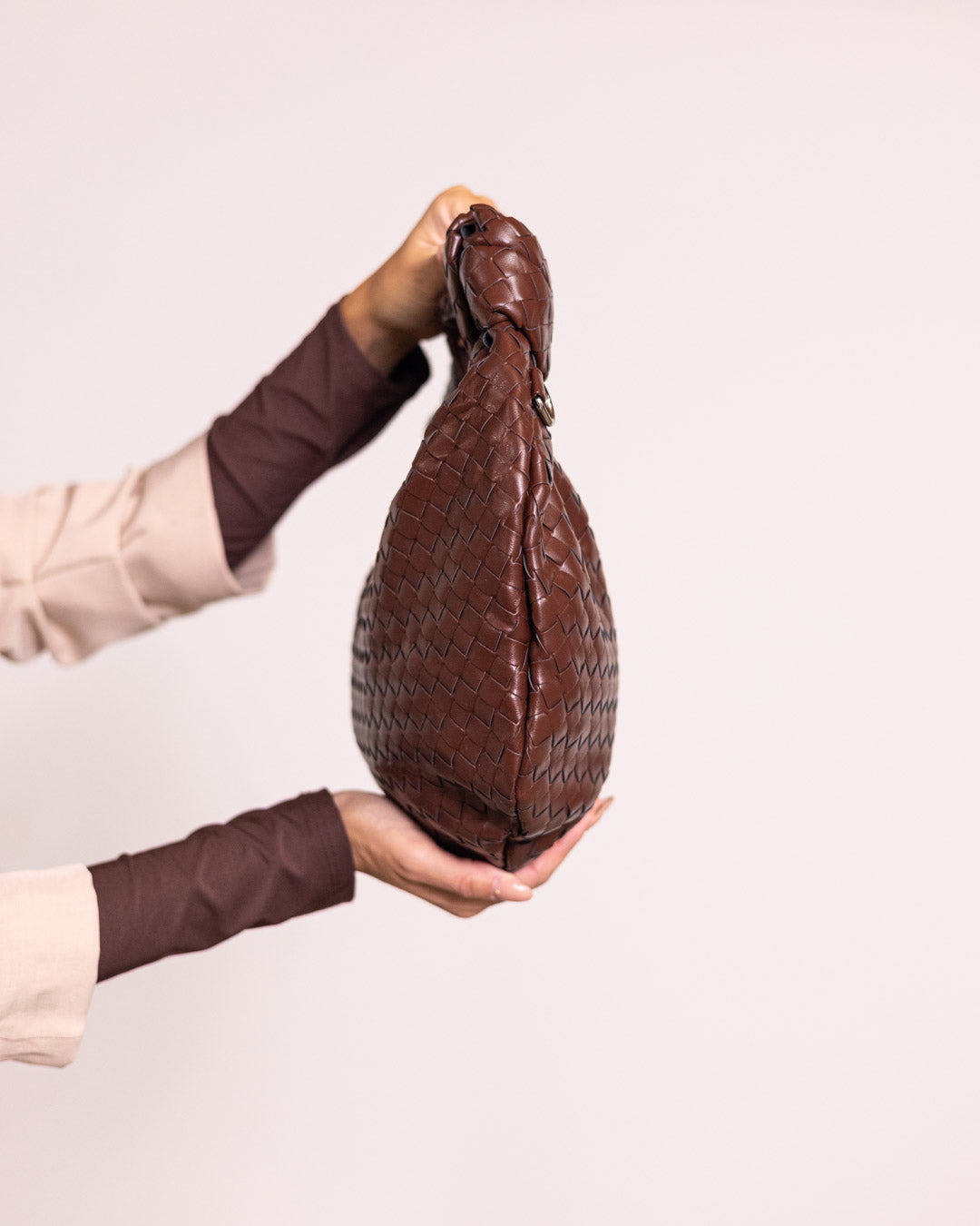 Borsa a mano intrecciata