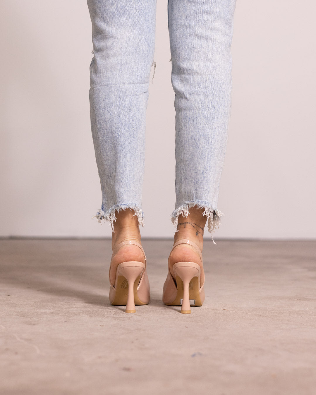 Décolleté slingback punta affilata