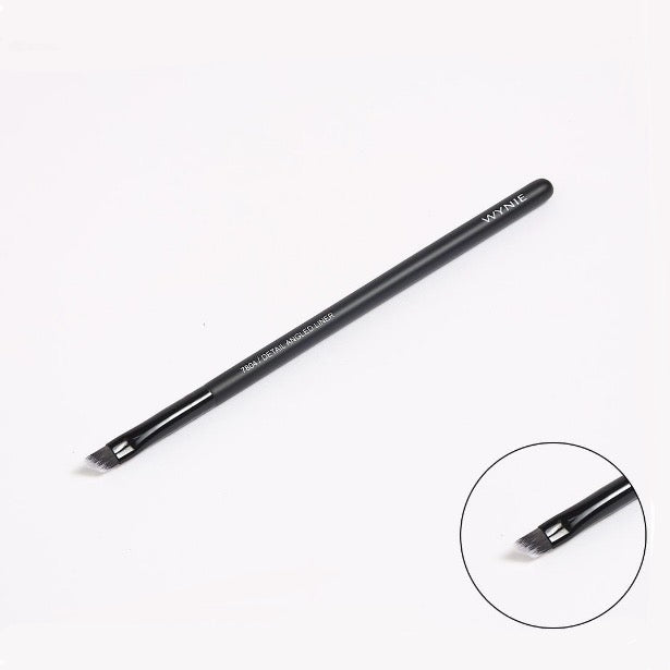 Eyeliner brush