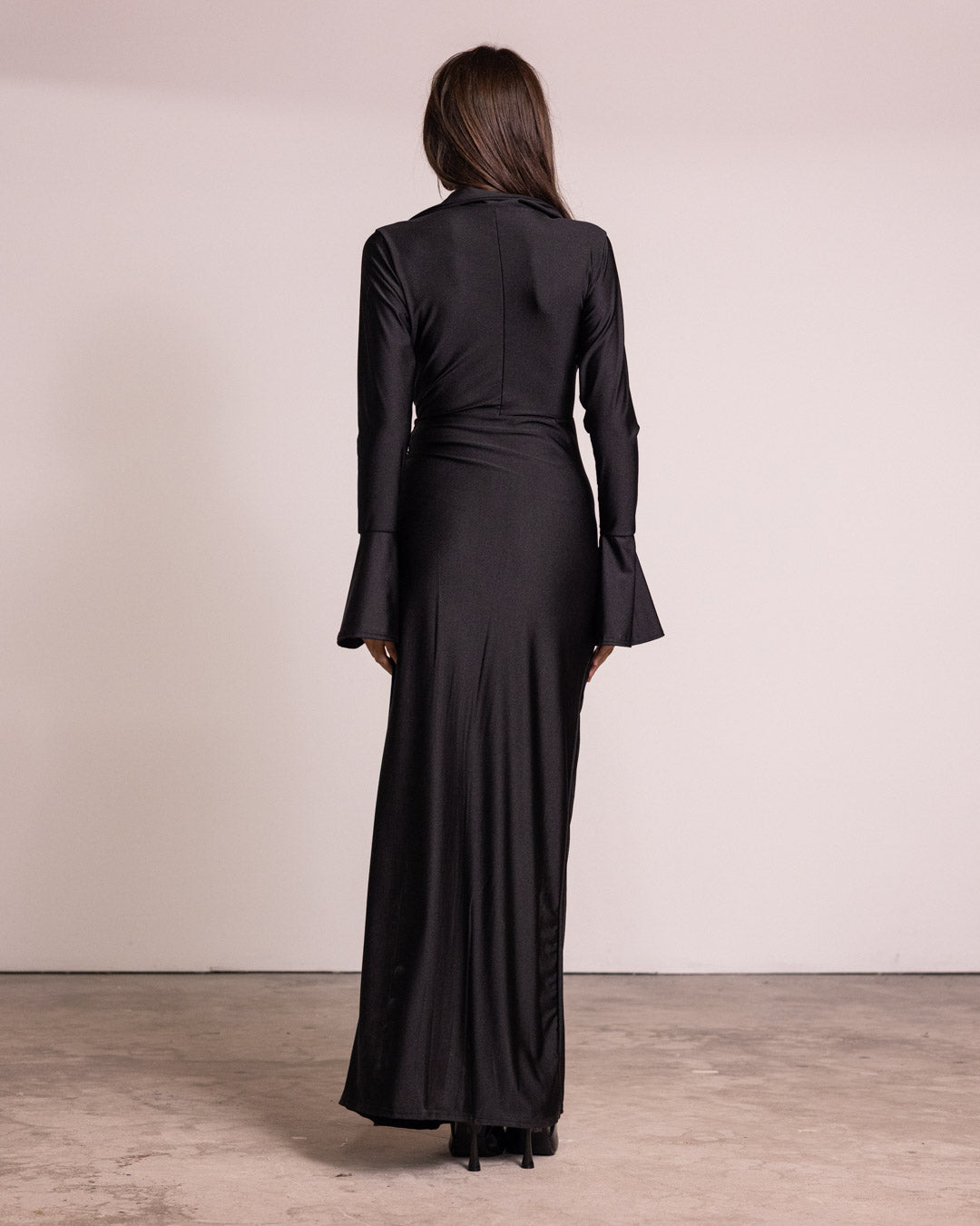 Vestito con manica a campana