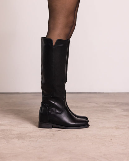 Stivale alto con plateau interno