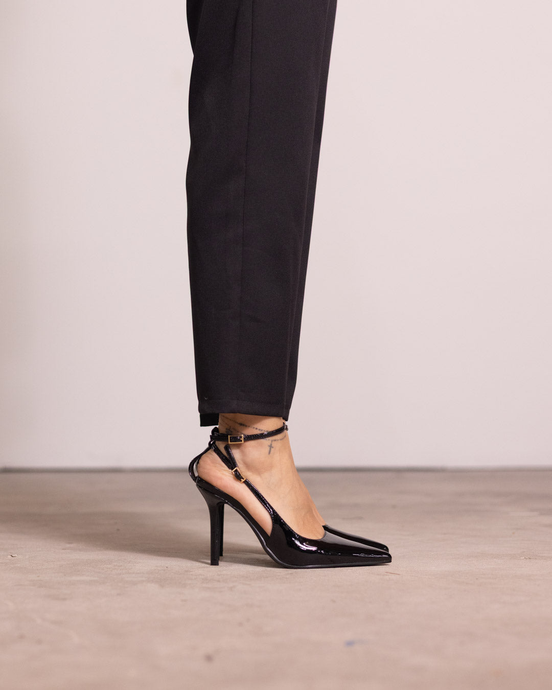 Décolleté slingback vernice