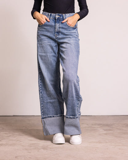 Jeans cuffed con risvolto alto