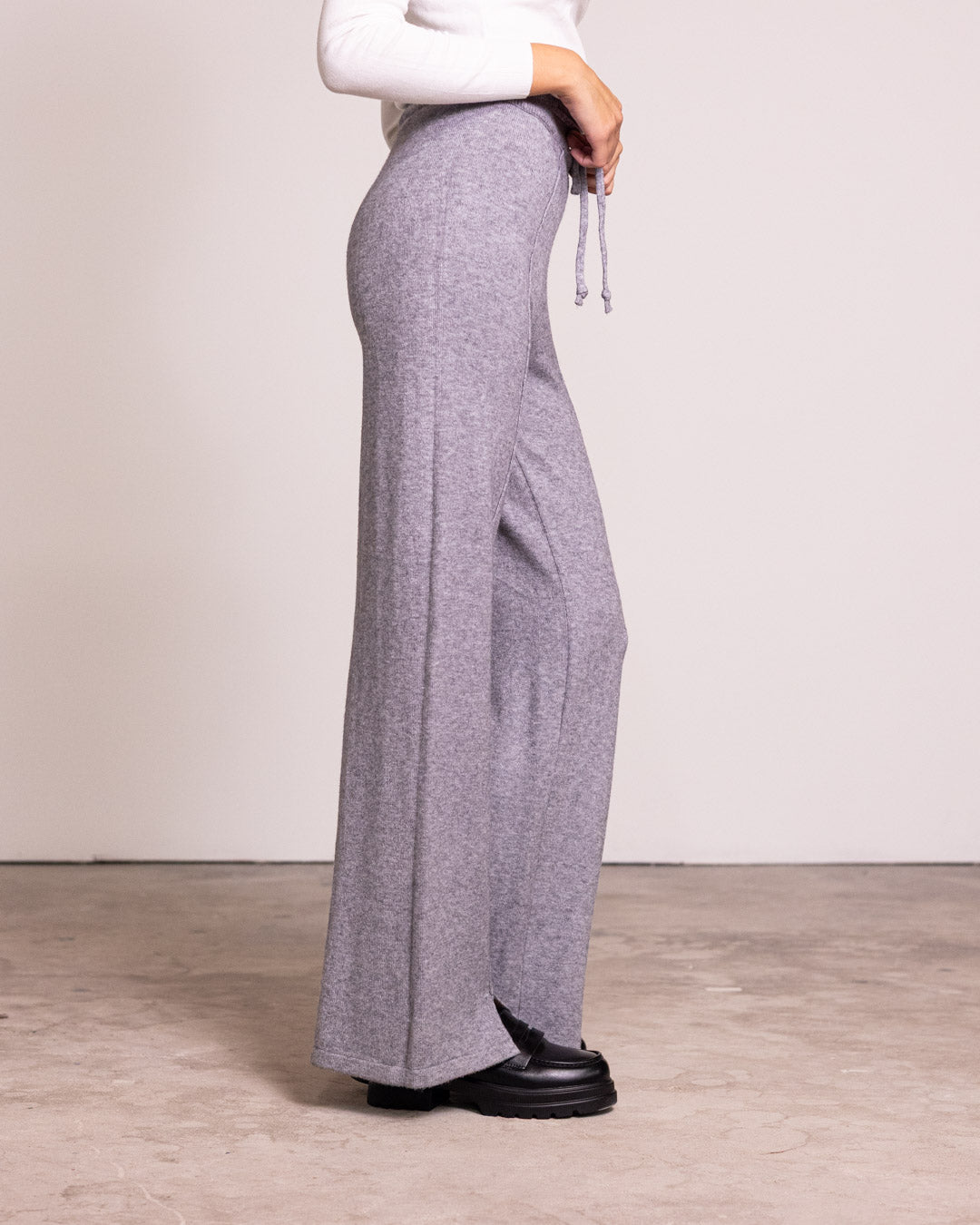 Pantalone palazzo con pinces