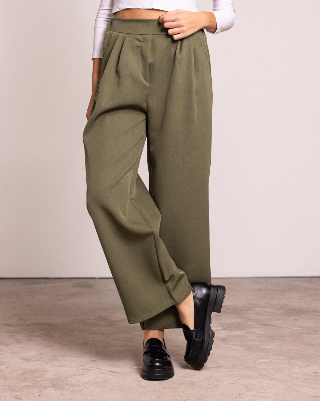 Pantalone palazzo con pinces