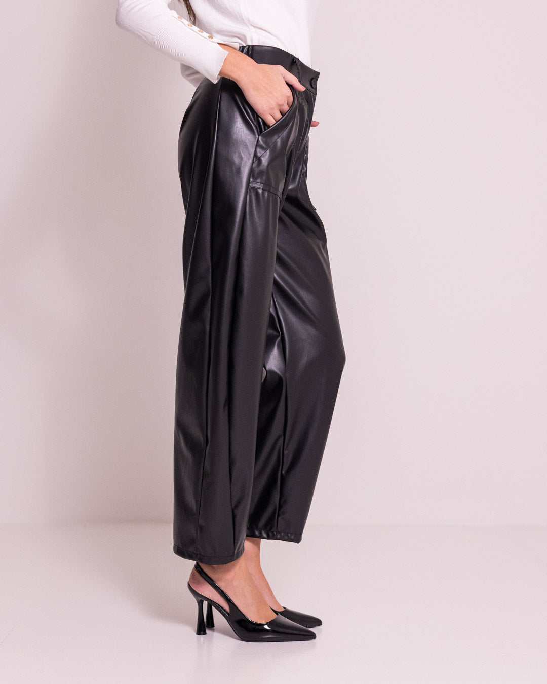 Pantalone barrel leg in ecopelle