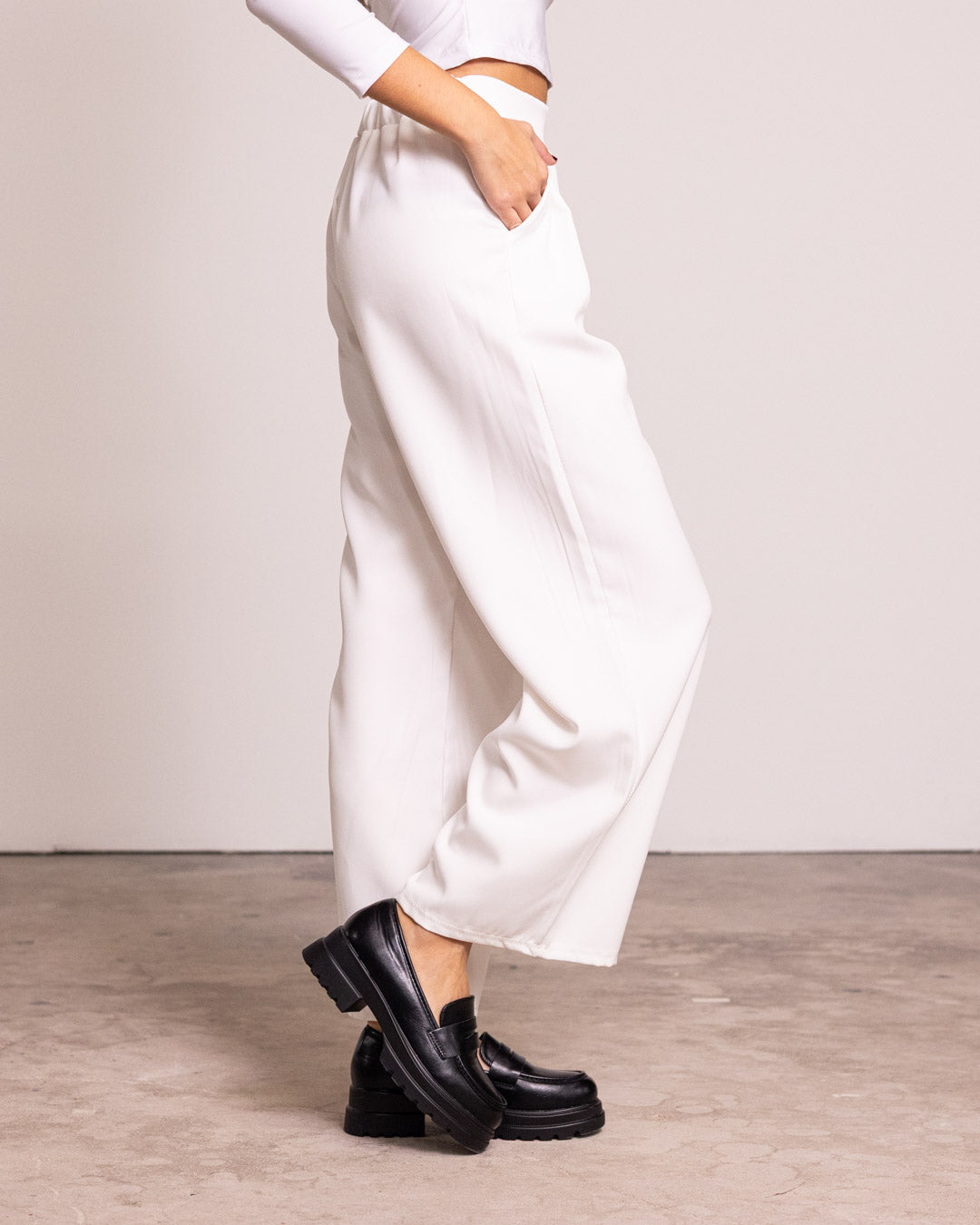 Pantalone palazzo con pinces