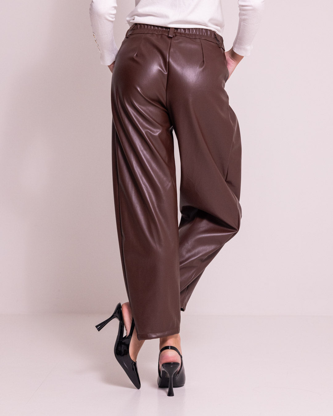 Pantalone barrel leg in ecopelle