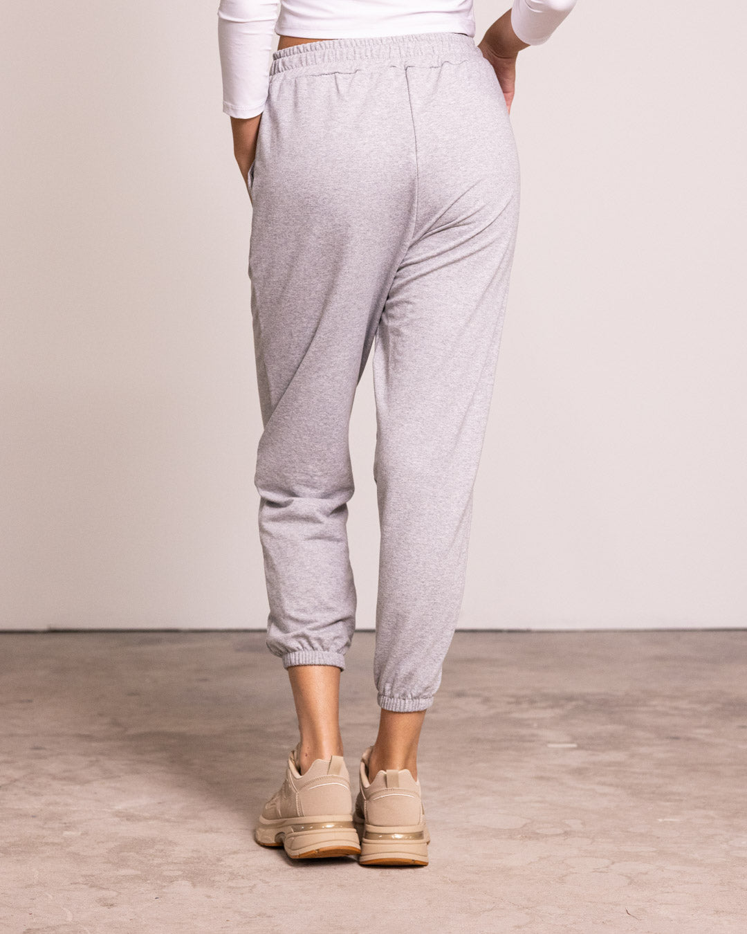 Pantalone tuta con laccio e polsino