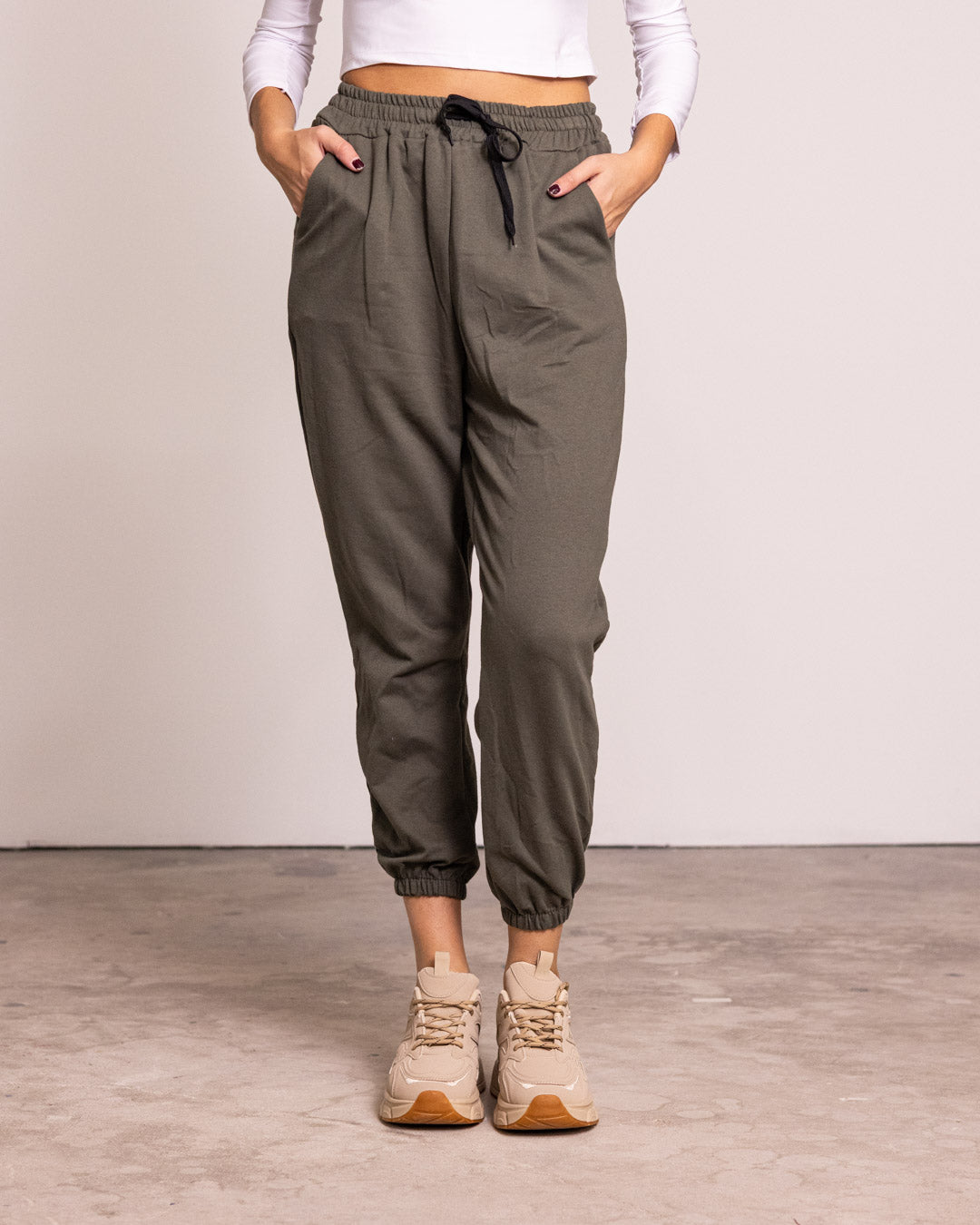 Pantalone tuta con laccio e polsino