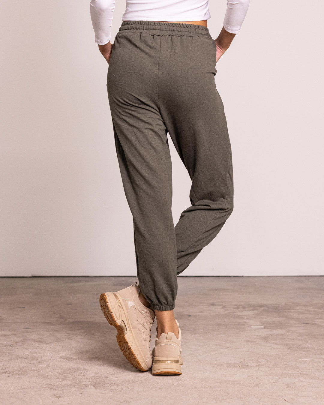 Pantalone tuta con laccio e polsino