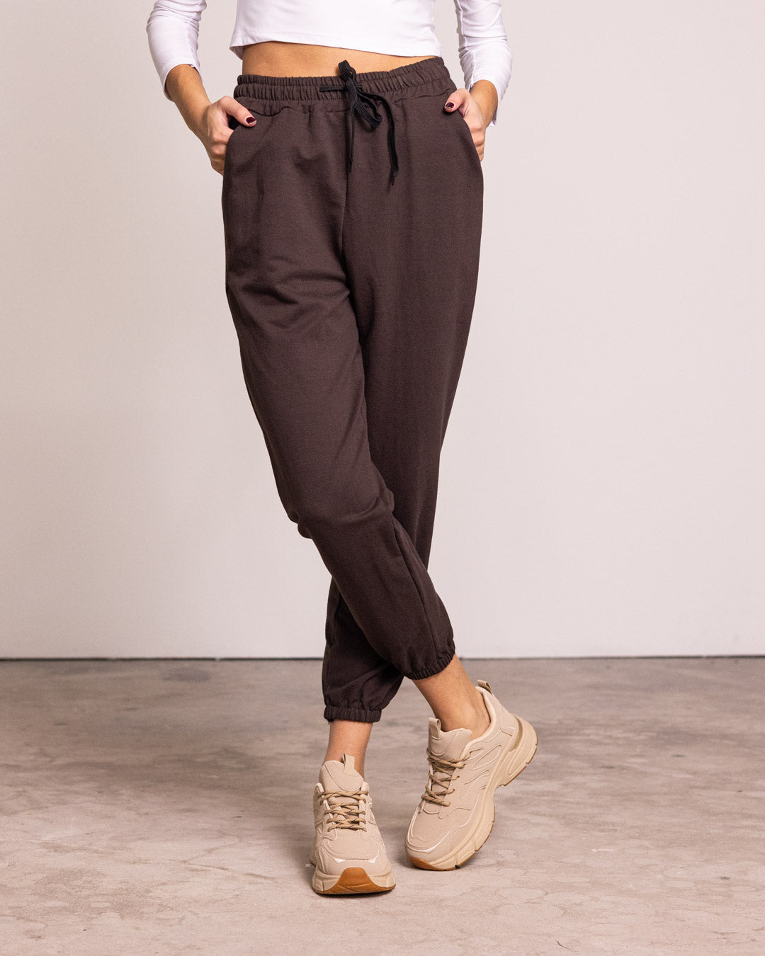 Pantalone tuta con laccio e polsino