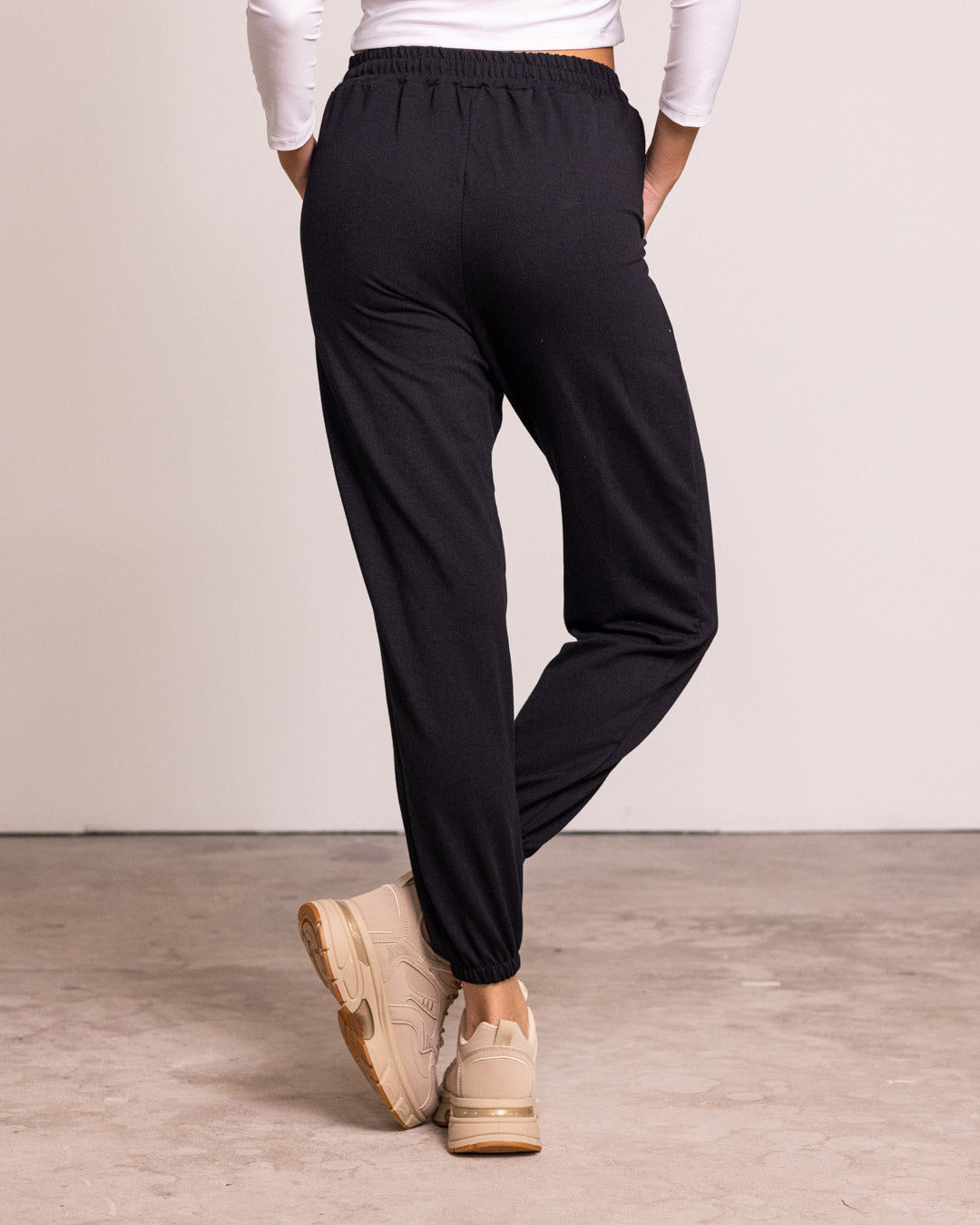 Pantalone tuta con laccio e polsino