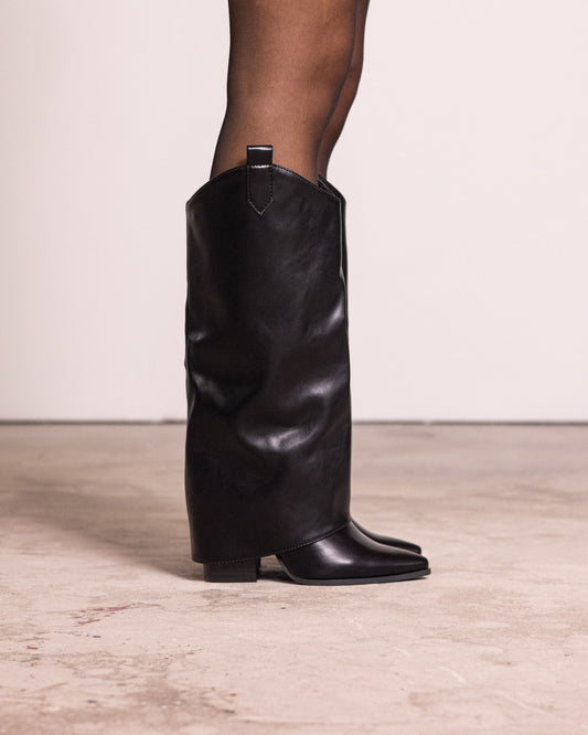 Stivale al ginocchio con risvolto