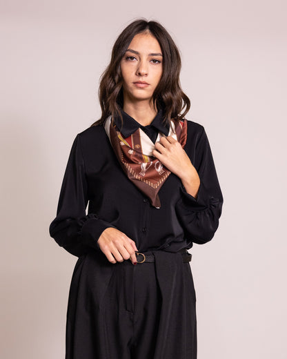 Camicia con foulard