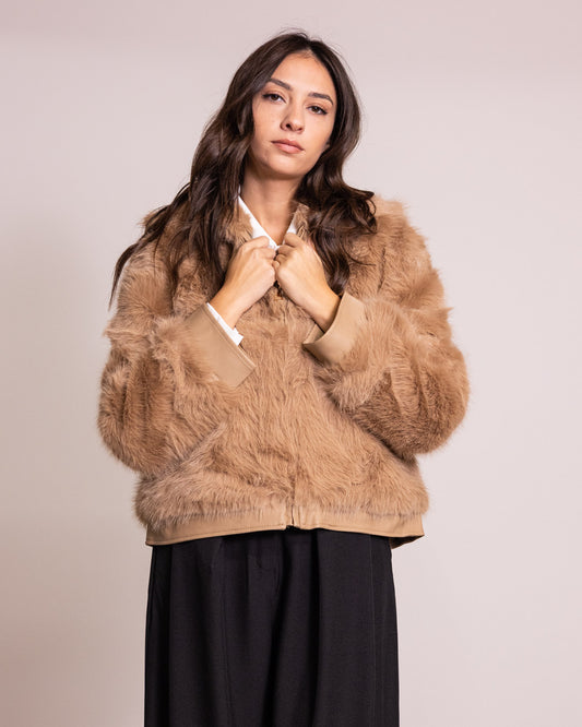 Pelliccia con cappuccio