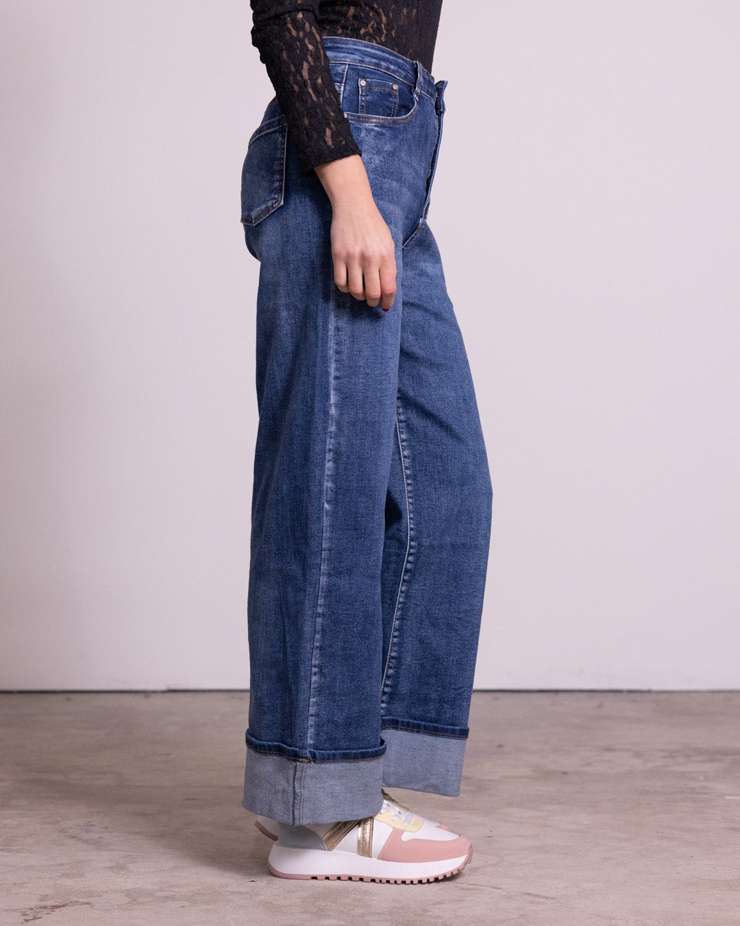 Jeans straight con risvolto medio