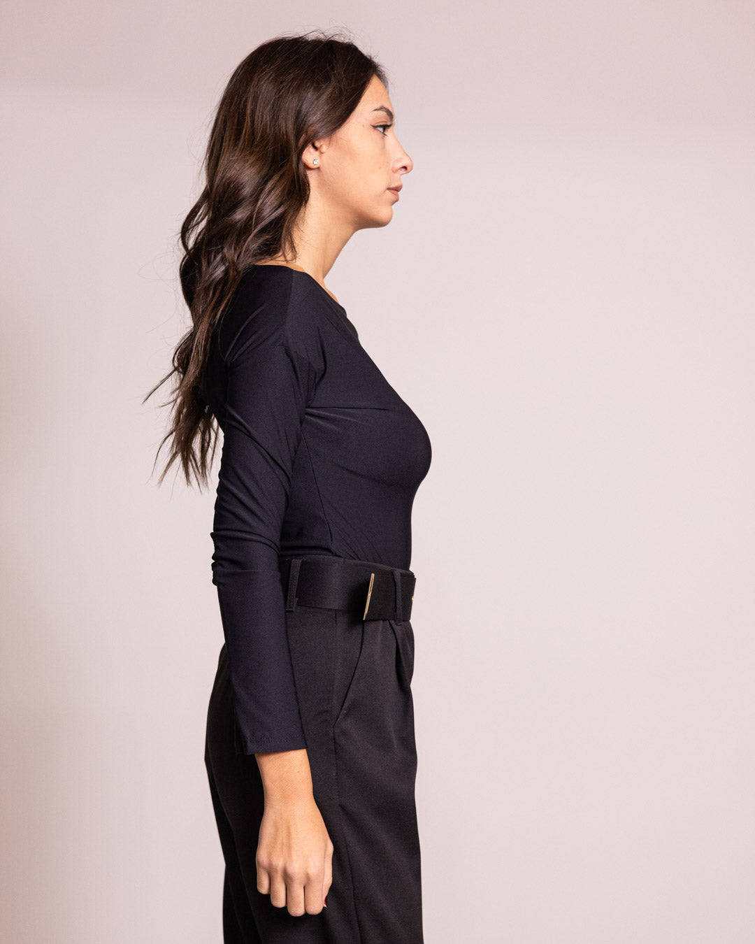 Top body con scollo asimmetrico