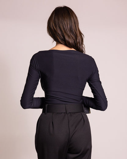 Top body con scollo asimmetrico