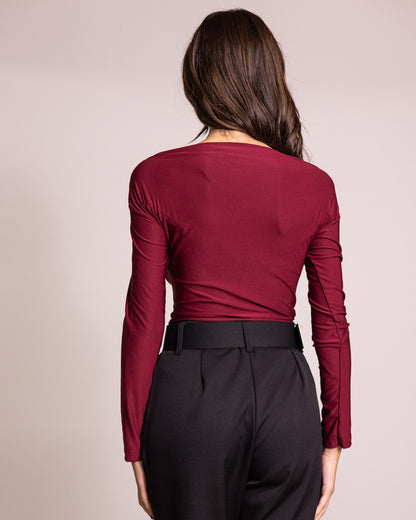 Top body con scollo asimmetrico