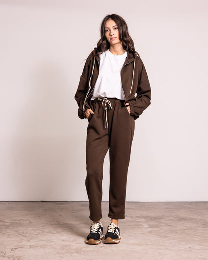 Tuta completa con zip e cappuccio