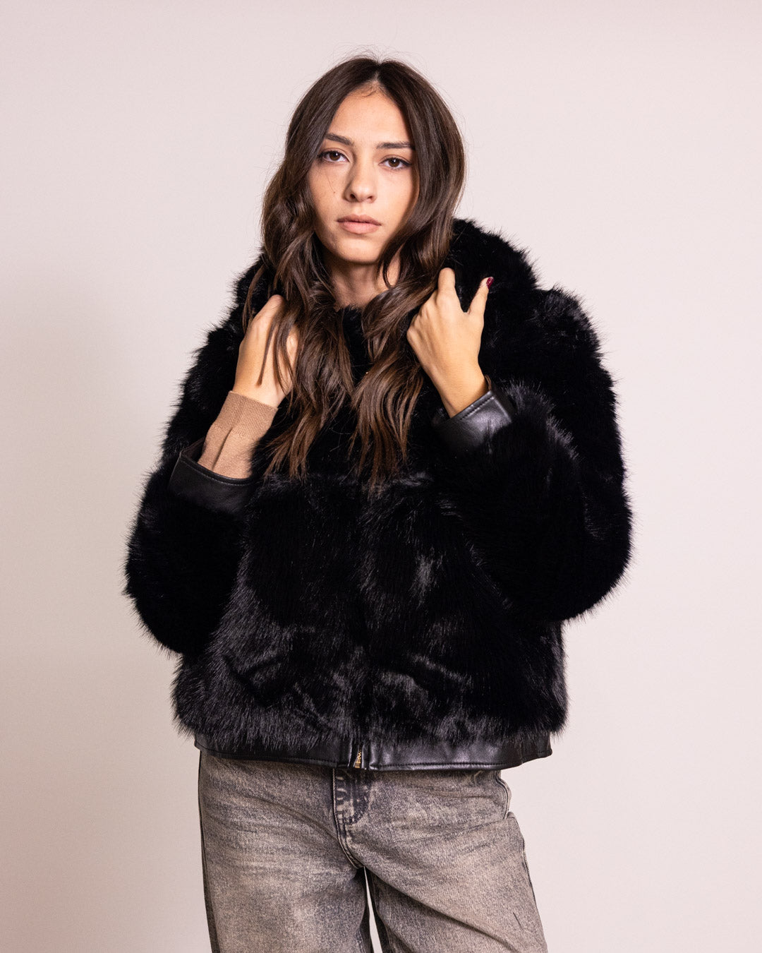 Pelliccia con cappuccio