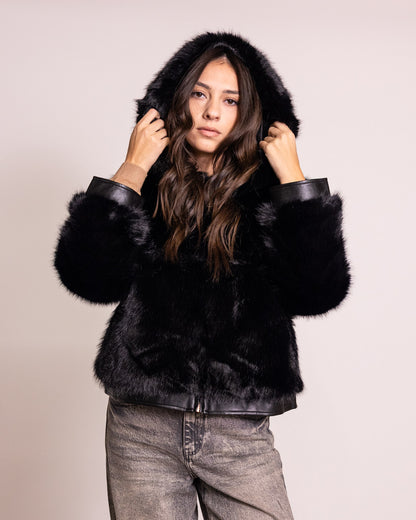 Pelliccia con cappuccio