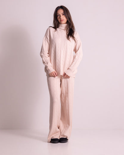 Completo in maglia a collo alto