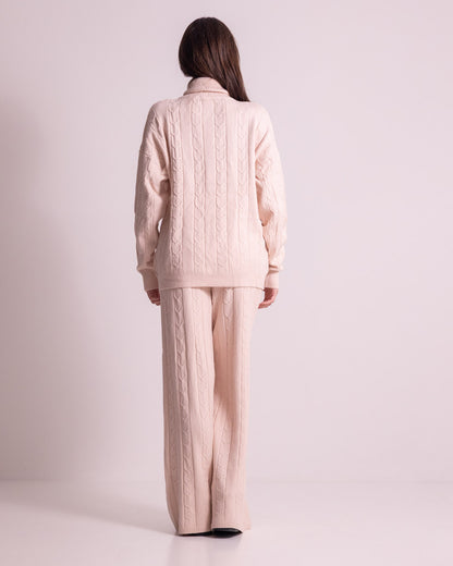 Completo in maglia a collo alto