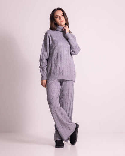 Completo in maglia a collo alto