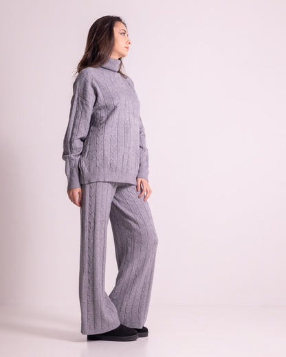 Completo in maglia a collo alto