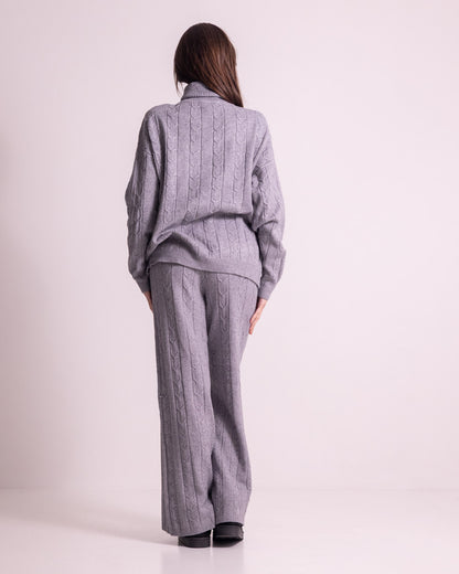 Completo in maglia a collo alto