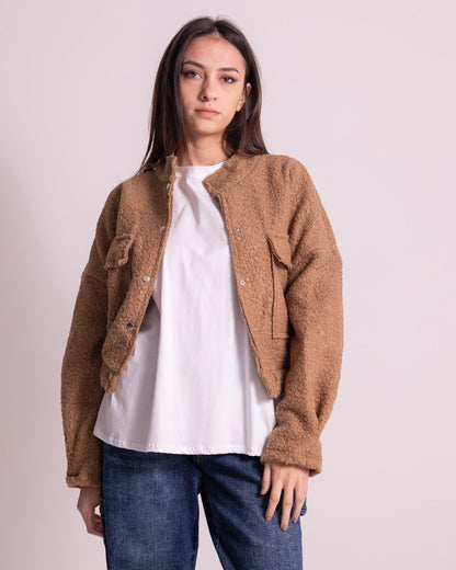 Giacca corta effetto teddy