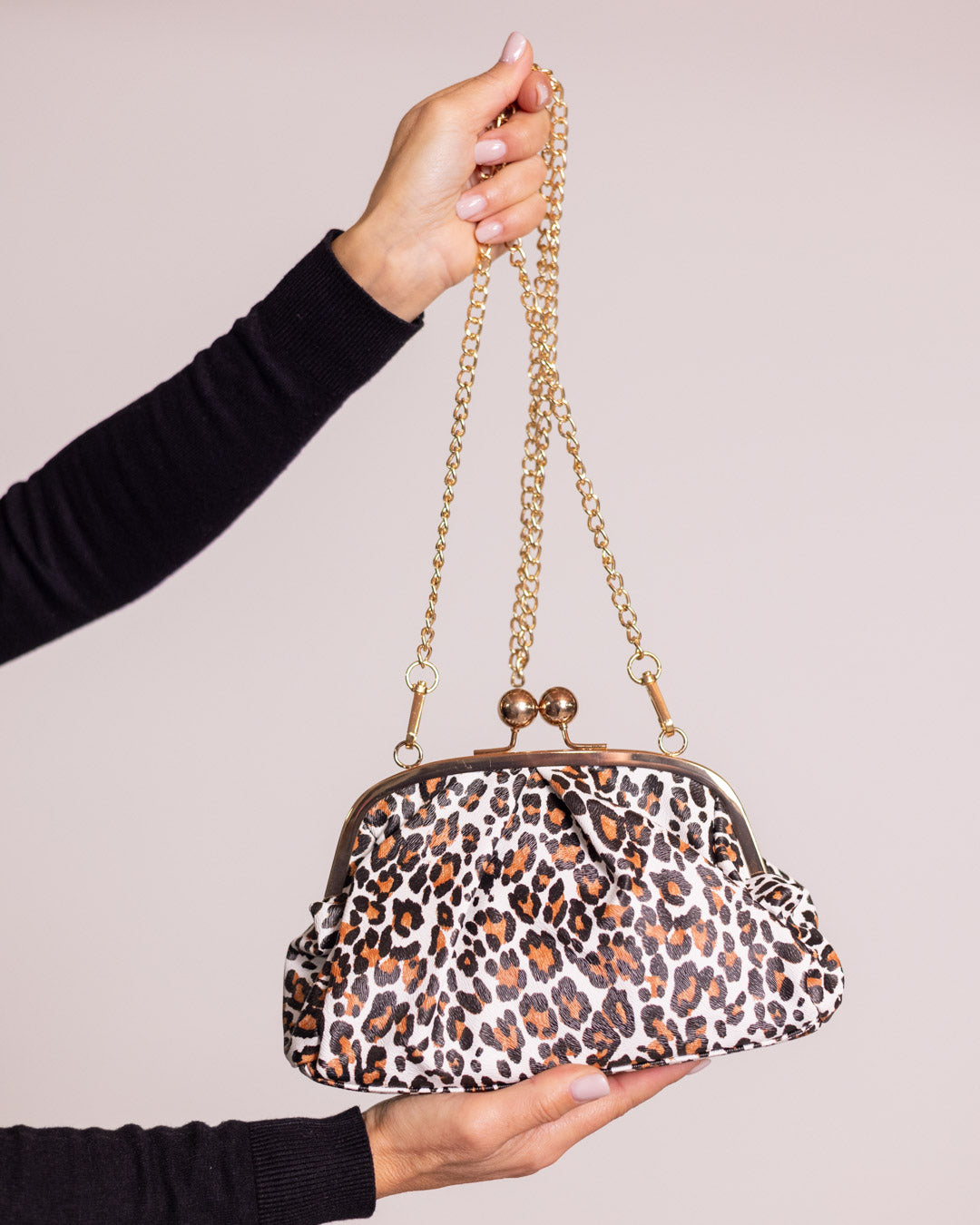 Pochette con chiusura kiss lock