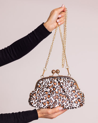 Pochette con chiusura kiss lock