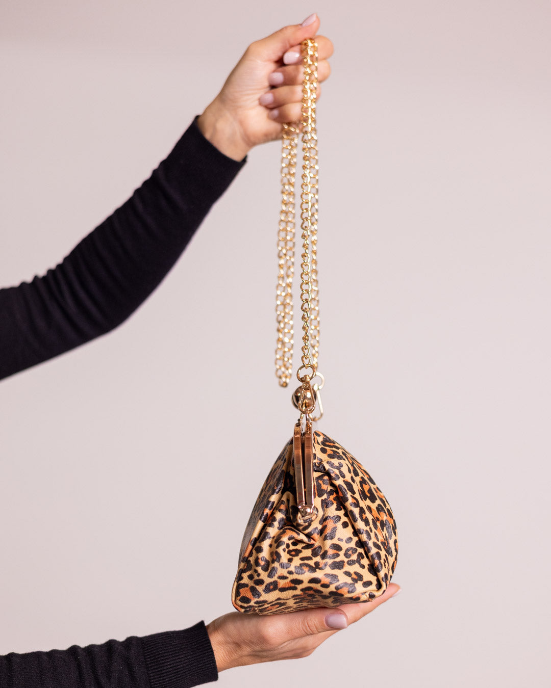 Pochette con chiusura kiss lock