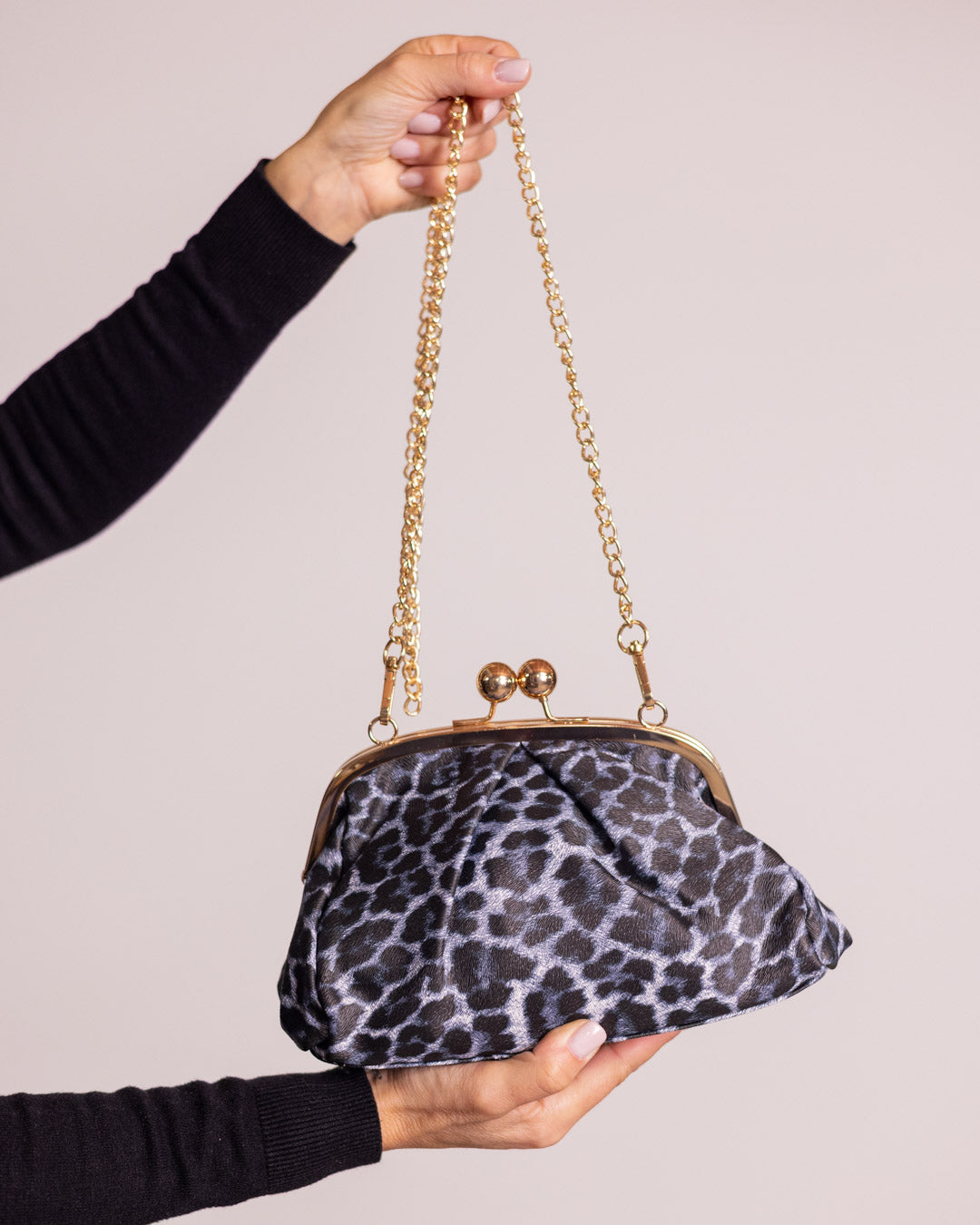 Pochette con chiusura kiss lock