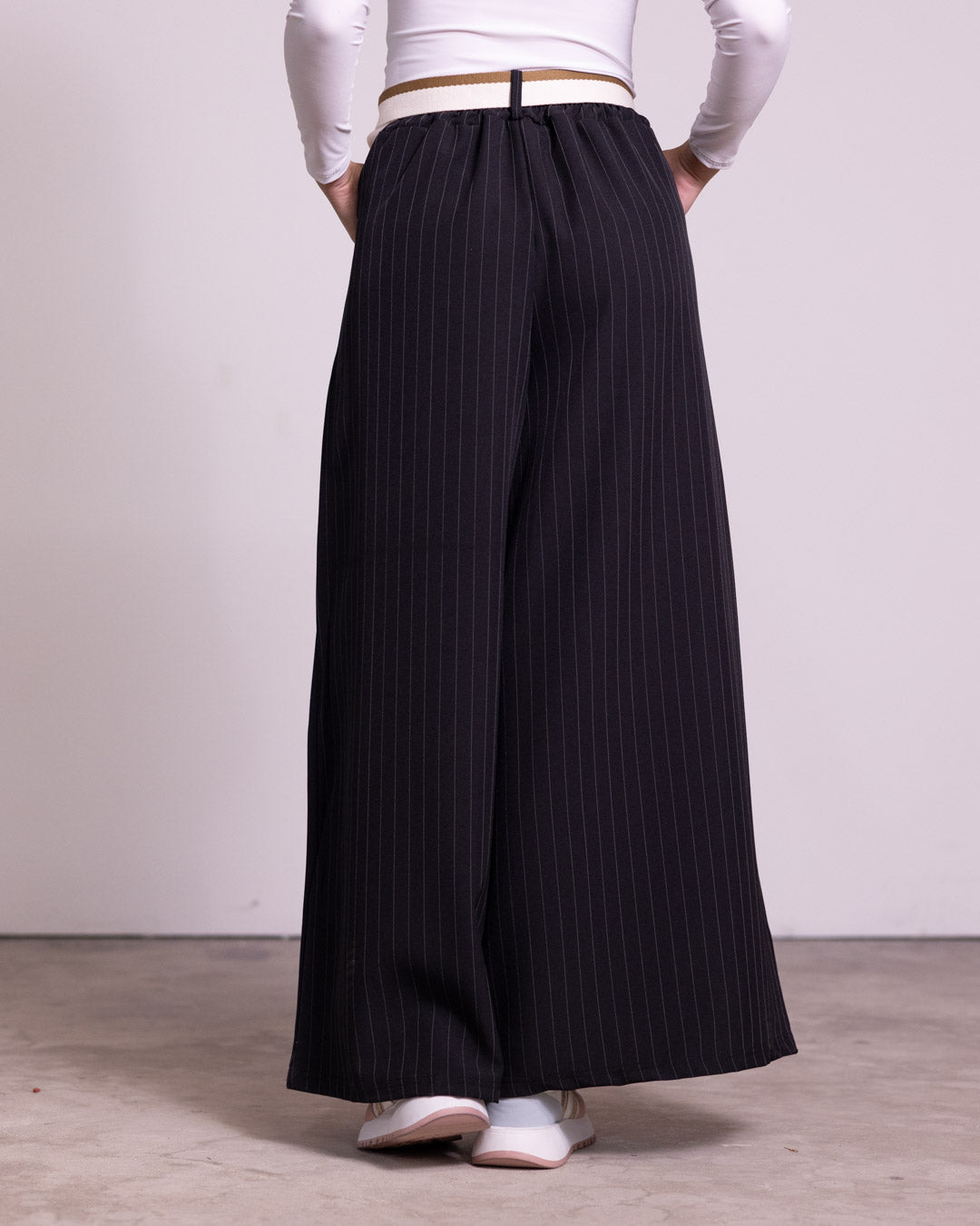 Pantalone palazzo gessato con cintura