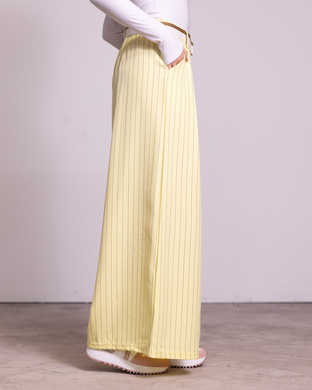 Pantalone palazzo gessato con cintura