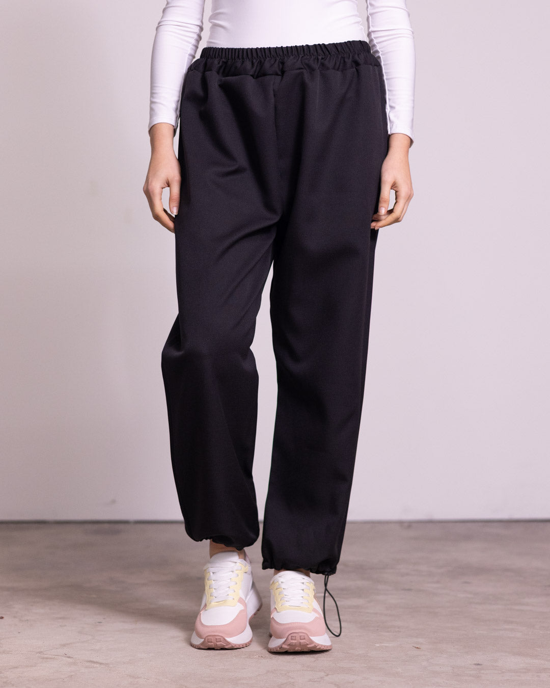 Joggers con lacci ai polsini