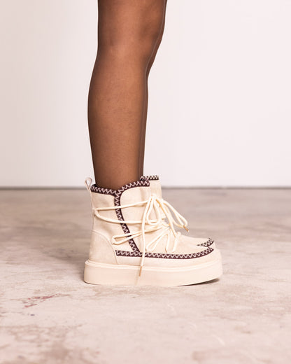 Boot con lacci