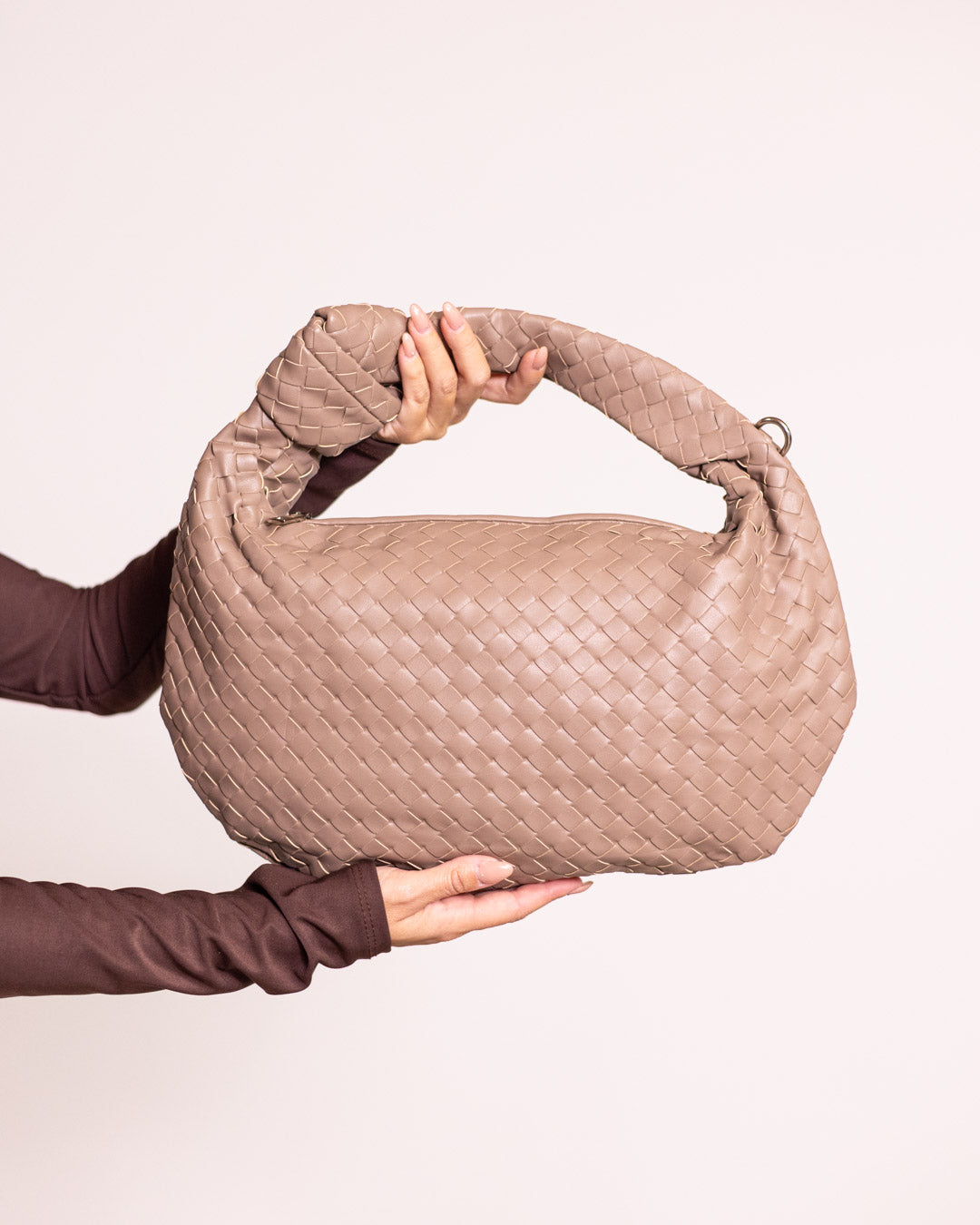 Borsa a mano intrecciata