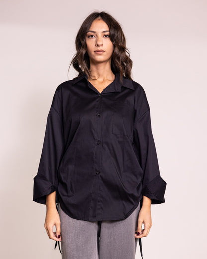 Camicia button-down regolabile sui fianchi