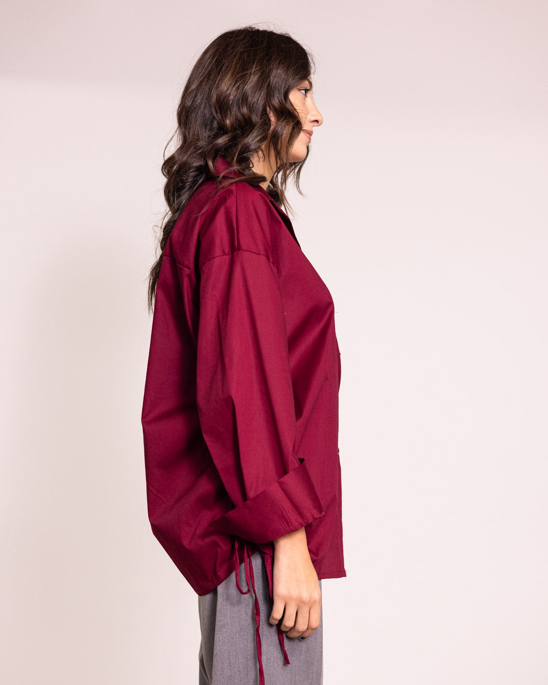 Camicia button-down regolabile sui fianchi