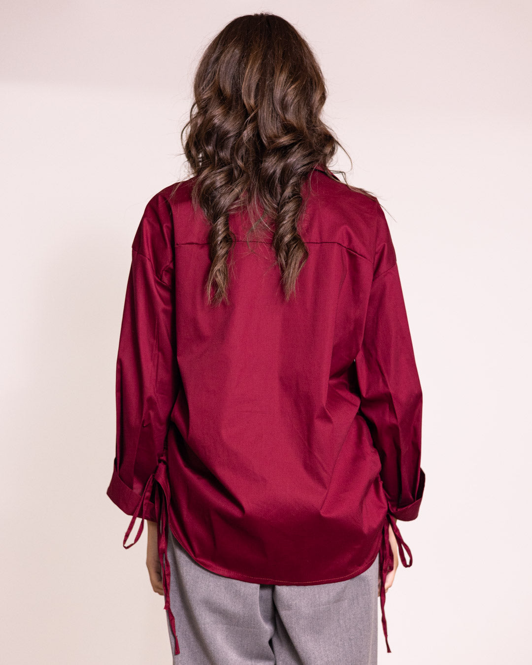 Camicia button-down regolabile sui fianchi