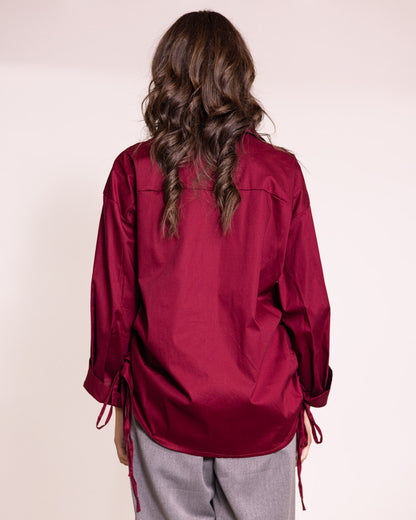 Camicia button-down regolabile sui fianchi